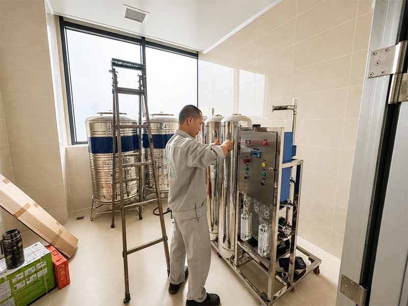 Lắp đặt hệ thống lọc nước RO công nghiệp 1000L/h tại Long Biên