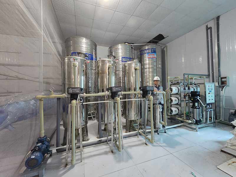 Hiệu Quả Vận Hành Dây Chuyền Sản Xuất Nước Tinh Khiết 3000L/h Tại Nghệ An Sau Hơn 1 Năm Hoạt Động