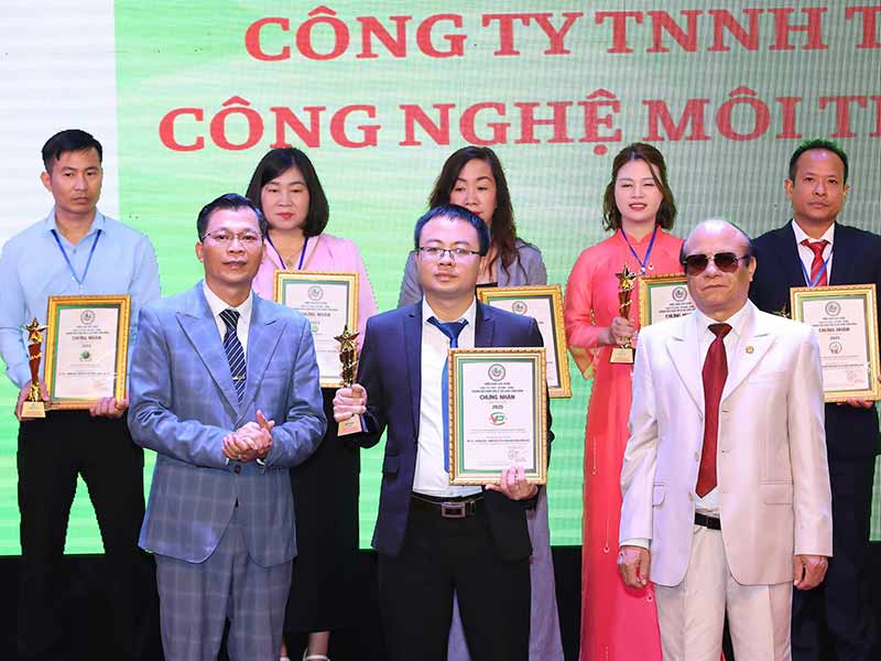 Việt Phát – Top 10 Thương Hiệu Hàng Đầu Vì Sức Khỏe Cộng Đồng Năm 2025