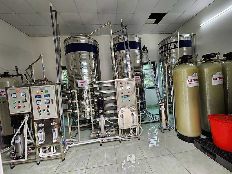 Hệ thống lọc nước RO 2 cấp + Khử khoáng Mixbed công suất 1000l/h tại Hoà Bình