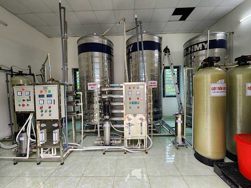 Hệ thống lọc nước RO 2 cấp + Khử khoáng Mixbed công suất 1000l/h tại Hoà Bình