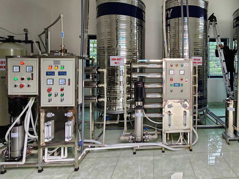 Hệ thống lọc nước RO 2 cấp + Khử khoáng Mixbed công suất 1000l/h tại Hoà Bình